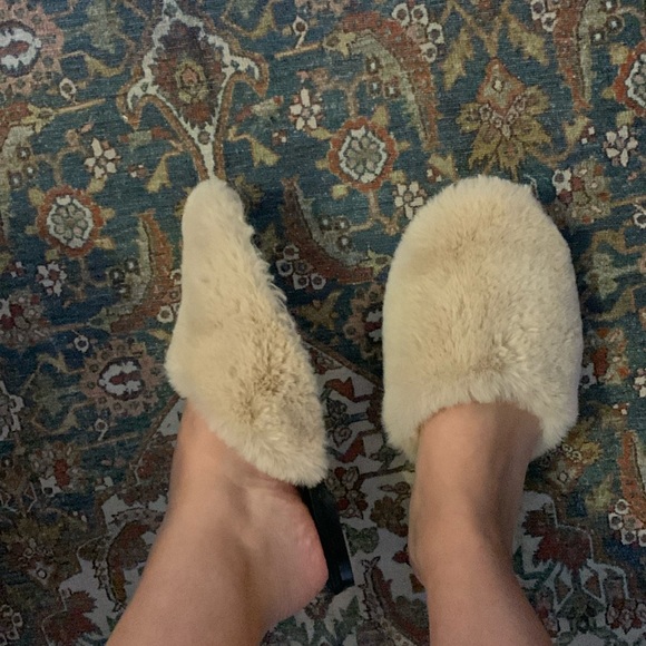 Nude Fuzzy Slipper shoes - Picture 3 of 4